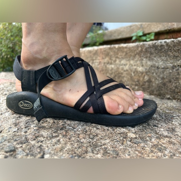 Chacos Black size 9 - Picture 10 of 13
